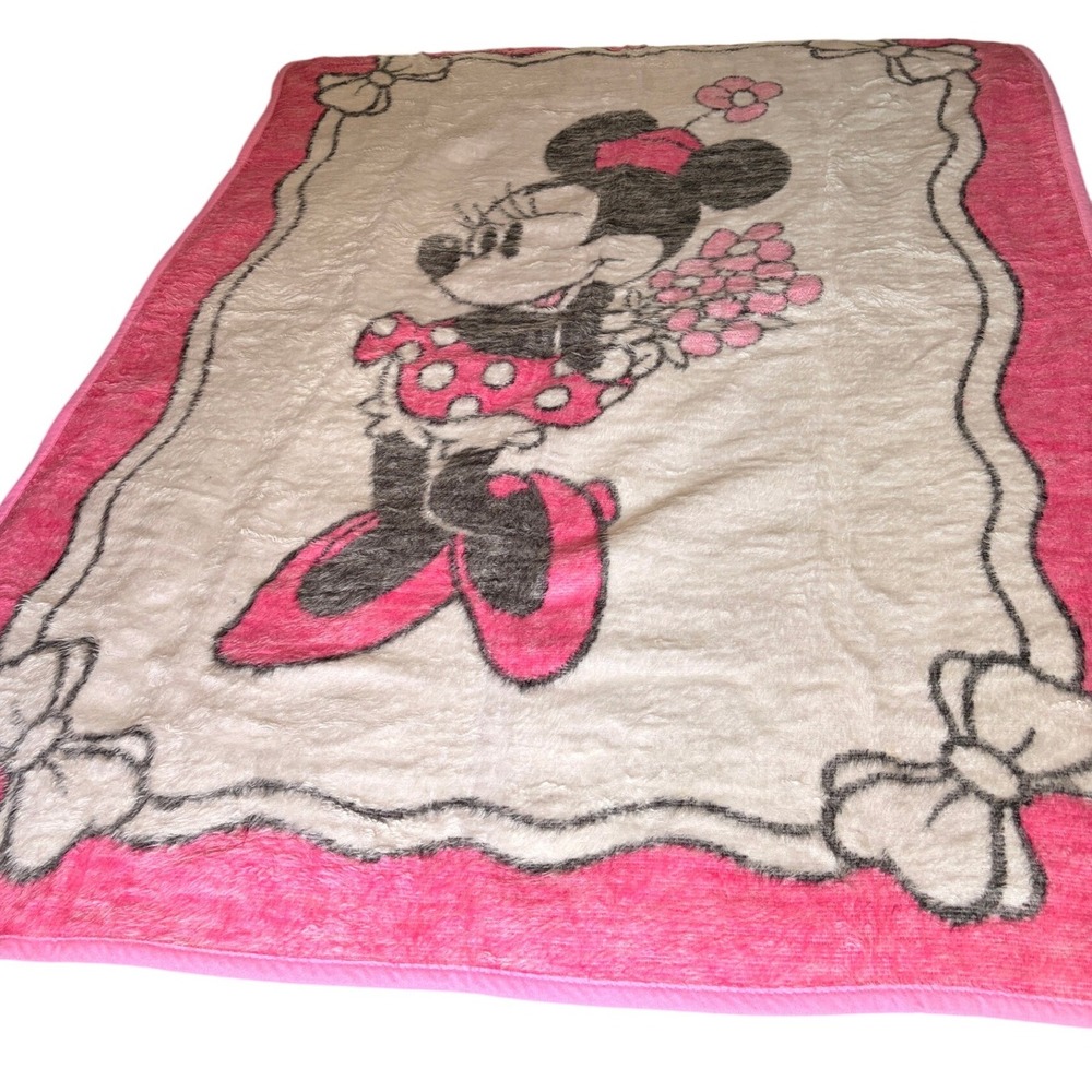 Disney Minnie Mouse Reversible Plush San Marcos Style Blanket Pink White Grey